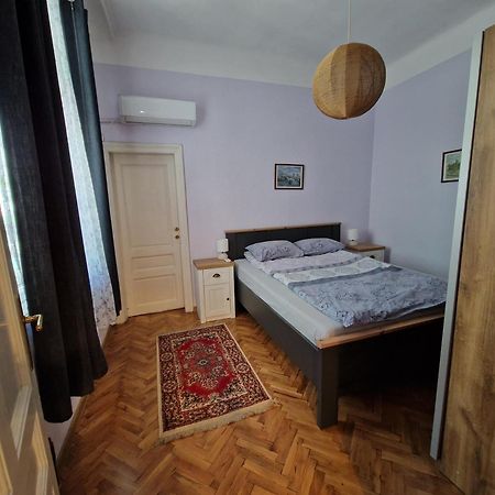 Етаж От Къща С Двор Apartment Burgas Exterior photo